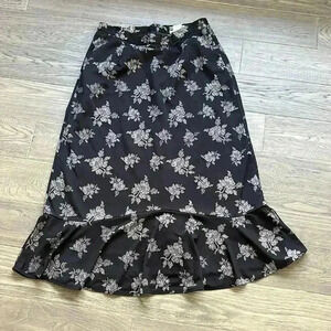 𝅺vanity  Fair | Vintage black floral maxi skirt